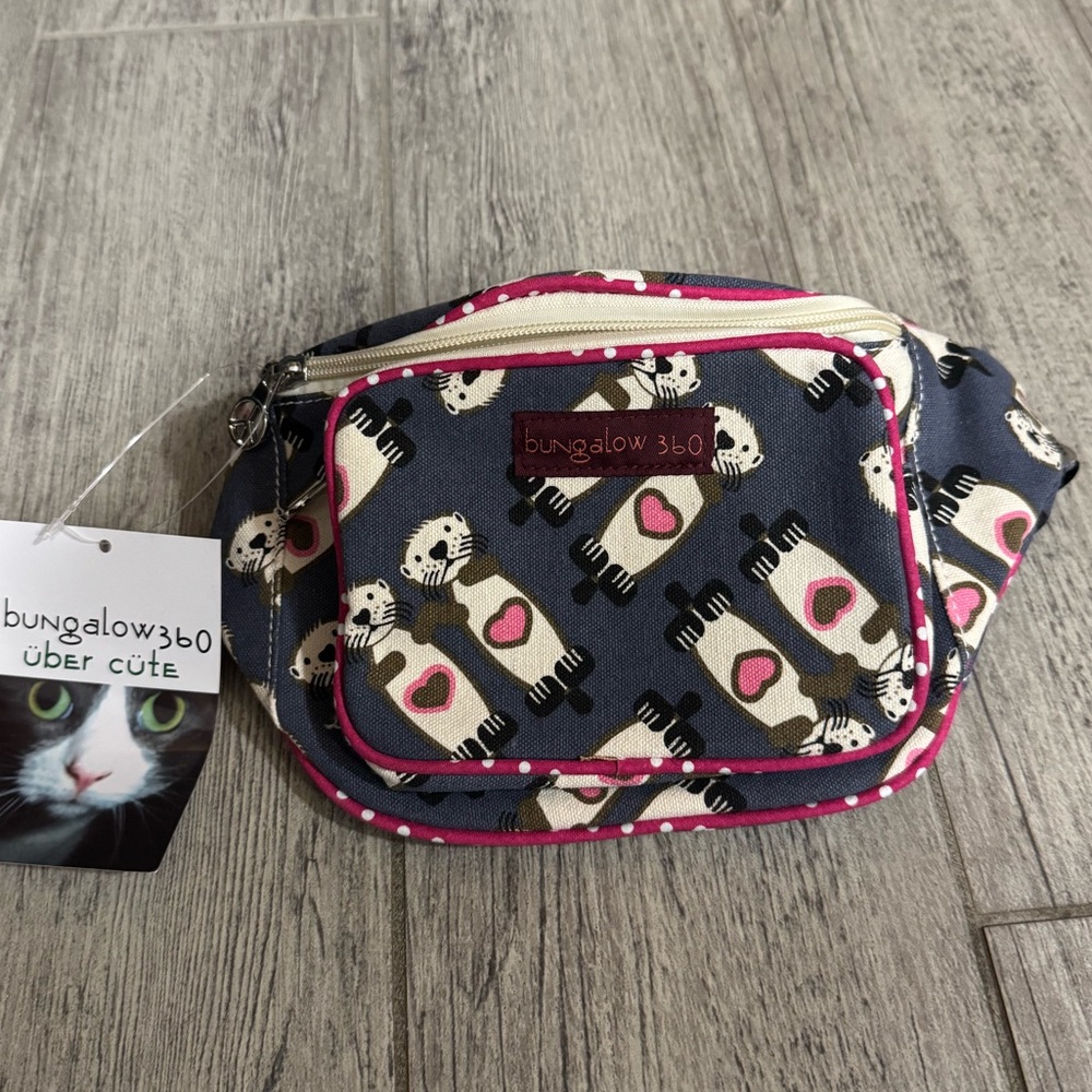 Bungalow 360 Otter Print Waist Bag — Navy with Pink Trim
